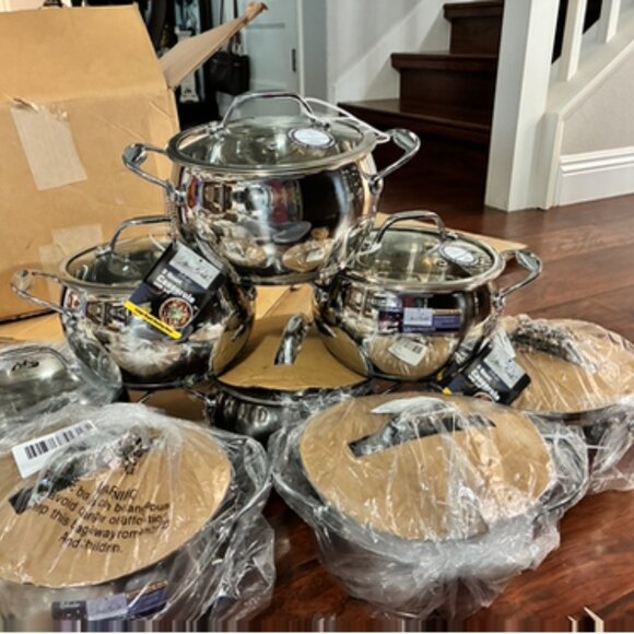 3qt Stainless Steel Splendor Casserole Dish With Lid ( new with box and tag) - Picture 2 of 7